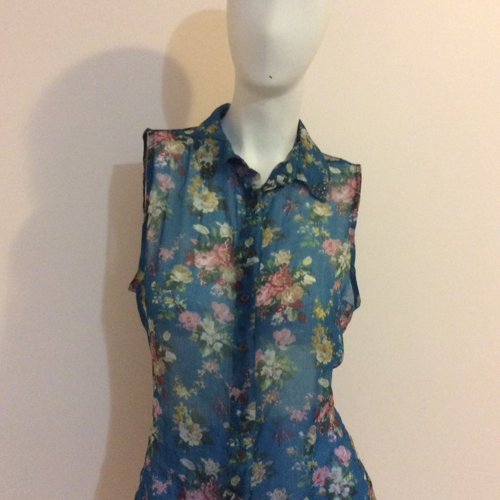Sleeveless top